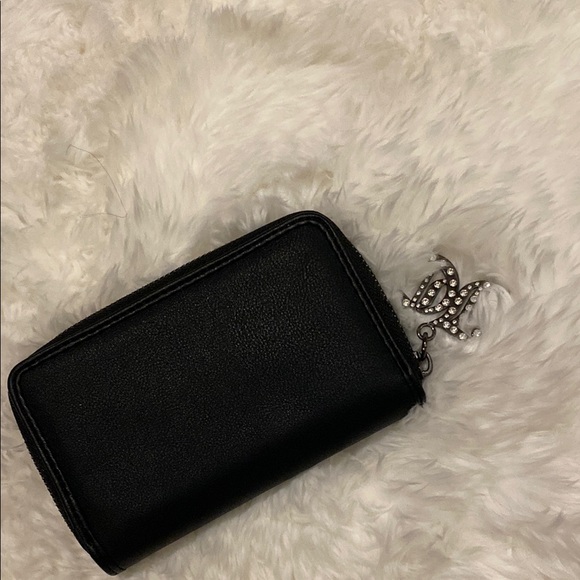 Juicy Couture Black Wallet with Silver Charm - Picture 2 of 6